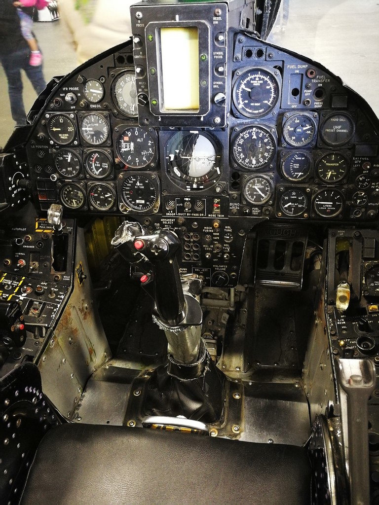 战斗机驾驶舱内部图片图片